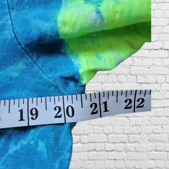 NWOT/ DYE HOUSE LA Distressed T Shirt - Picture 4 of 4